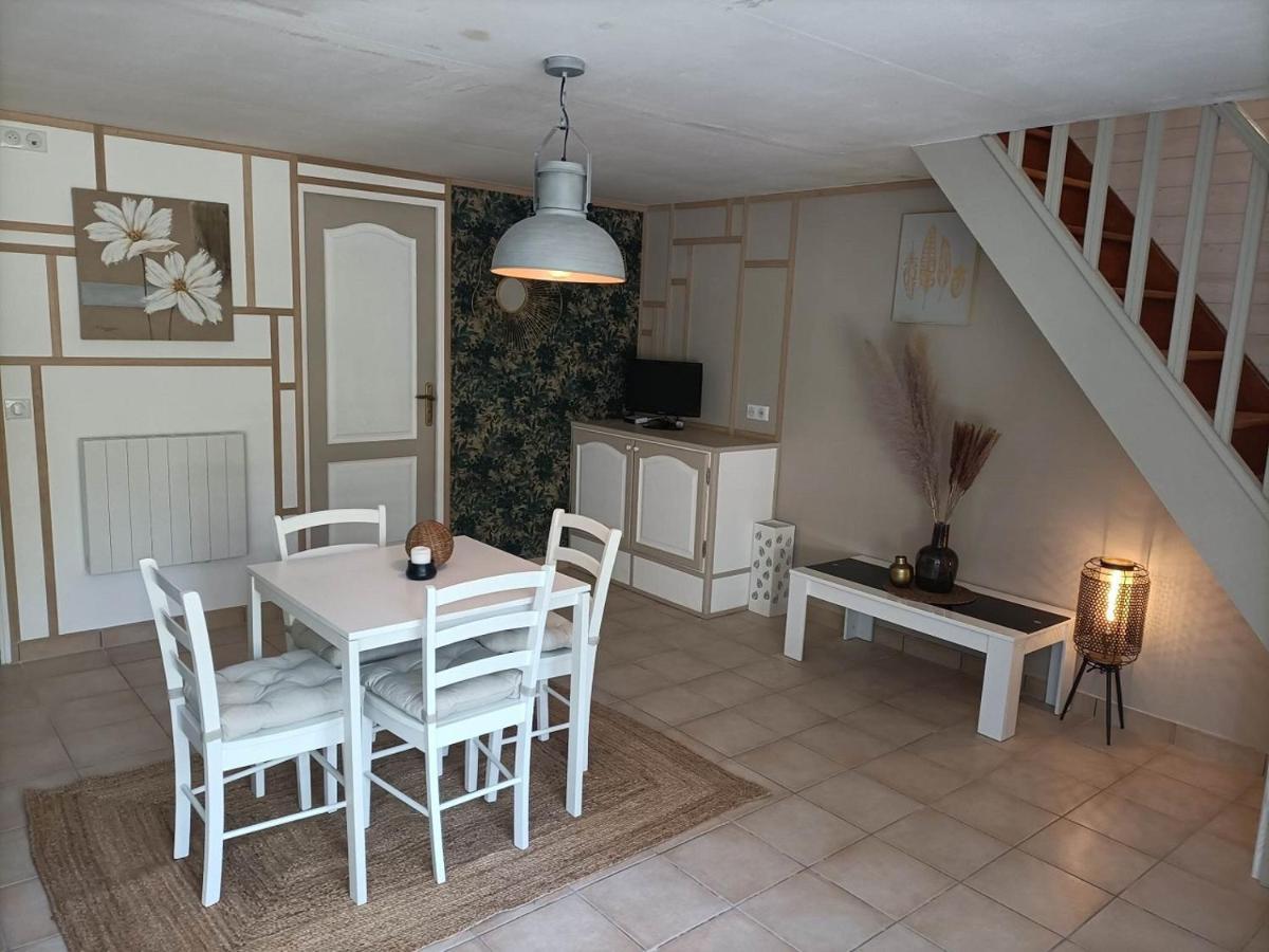 Le Moulin De Benneville Chambres D'Hotes, Petit Dejeuner Compris Cahagnes Εξωτερικό φωτογραφία