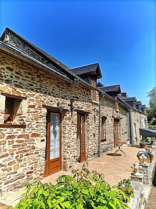 Le Moulin De Benneville Chambres D'Hotes, Petit Dejeuner Compris Cahagnes Εξωτερικό φωτογραφία